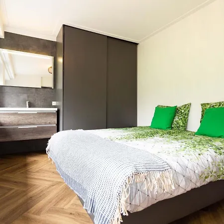 With Sauna And Two Hottubs, In A Near The Veluwe Villa *